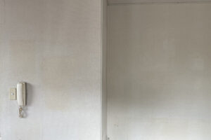 変色が目立つ壁紙 リフォームの目安